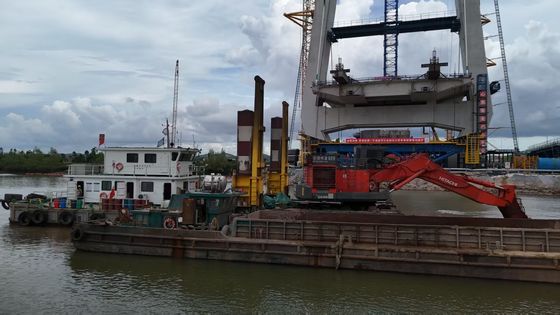 Braccio di escavatore a braccio lungo con secchio e cilindro per CAT KOBELCO Hitachi